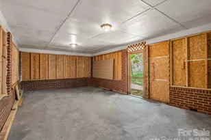 1916 Old Spartanburg Rd, Hendersonville, NC 28792 - Photo 28