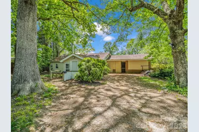 1916 Old Spartanburg Road, Hendersonville, NC 28792 - Photo 6