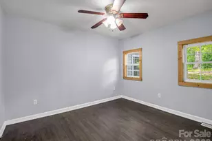 1916 Old Spartanburg Rd, Hendersonville, NC 28792 - Photo 26