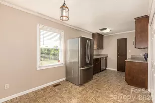 2101 Lamesa Ct, Lenoir, NC 28645 - Photo 8