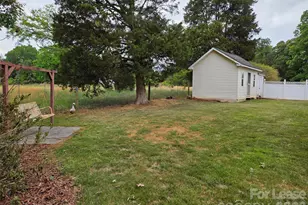 1319 Mistletoe Ridge Pl NW, Concord, NC 28027 - Photo 4