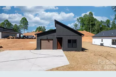 917 Overlook Drive SW, Lenoir, NC 28645 - Photo 2