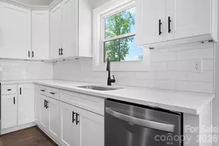 917 Overlook Dr SW, Lenoir, NC 28645 - Photo 10