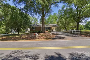 2068 Knight Rd, Lancaster, SC 29720 - Photo 2