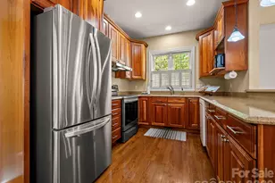 90 Dunroy Dr, Hendersonville, NC 28739 - Photo 14