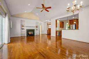 90 Dunroy Dr, Hendersonville, NC 28739 - Photo 10