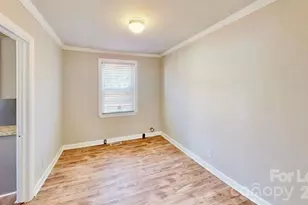 2320 Vanderbilt Rd, Charlotte, NC 28206 - Photo 2