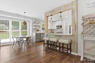 9804 Park Springs Ct, Charlotte, NC 28210 - Photo 12
