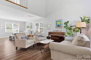 9804 Park Springs Ct, Charlotte, NC 28210 - Photo 2