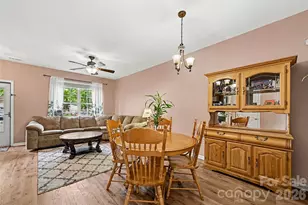 1033 Woodglen Ln, Matthews, NC 28104 - Photo 8