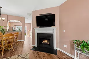 1033 Woodglen Ln, Matthews, NC 28104 - Photo 6