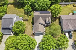 13919 Ballyshannon Ln, Charlotte, NC 28278 - Photo 2