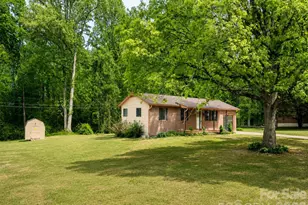 126 Upward Acres St, East Flat Rock, NC 28726 - Photo 2