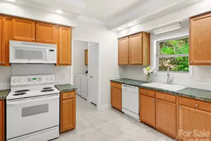 1 Hedgerose Ct, Asheville, NC 28805 - Photo 8