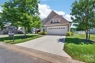 598 Sugar Tree Dr, Rock Hill, SC 29732 - Photo 2
