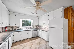 7233 Tuckaseegee Rd, Charlotte, NC 28214 - Photo 16
