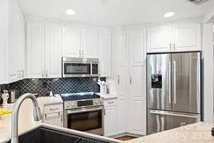 401 N Church St, Charlotte, NC 28202 - Photo 12