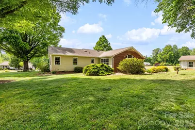 1137 Hibriten Drive SE, Lenoir, NC 28645 - Photo 38