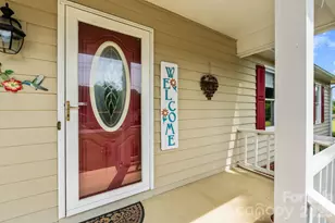 1137 Hibriten Dr SE, Lenoir, NC 28645 - Photo 6