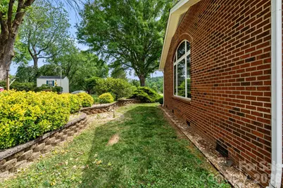 1137 Hibriten Drive SE, Lenoir, NC 28645 - Photo 34