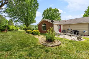 1137 Hibriten Dr SE, Lenoir, NC 28645 - Photo 4