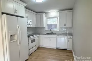 439 Sadie Dr, Matthews, NC 28105 - Photo 2
