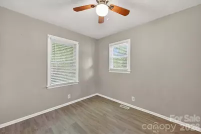 936 Holland Avenue, Charlotte, NC 28206 - Photo 22