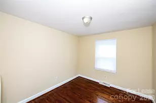 2711 Springbrook Cir, Gastonia, NC 28052 - Photo 8