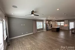 13006 Tinton Ave, Charlotte, NC 28204 - Photo 6