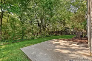 9132 Royal Highlands Ct, Charlotte, NC 28277 - Photo 32
