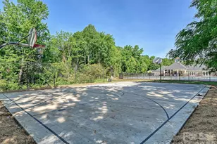 9132 Royal Highlands Ct, Charlotte, NC 28277 - Photo 36
