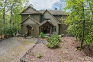 536 Hawk Mountain Rd, Lake Toxaway, NC 28747 - Photo 2