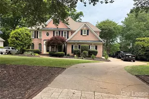 275 Heritage Blvd, Fort Mill, SC 29715 - Photo 2