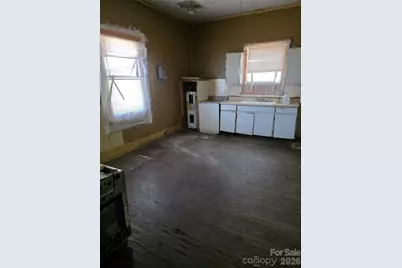 460 South Avenue, Lancaster, SC 29720 - Photo 2