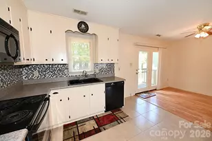4445 Sulphur Springs Rd NE, Hickory, NC 28601 - Photo 8