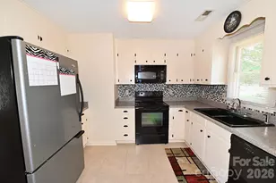 4445 Sulphur Springs Rd NE, Hickory, NC 28601 - Photo 4