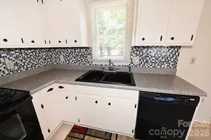 4445 Sulphur Springs Rd NE, Hickory, NC 28601 - Photo 6