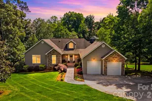 65 King Arthurs Ct, Hickory, NC 28601 - Photo 2