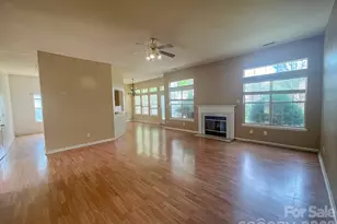 8418 Red Cypress Ct, Charlotte, NC 28216 - Photo 4
