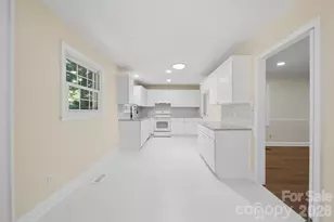 1409 Woodberry Rd, Charlotte, NC 28212 - Photo 12