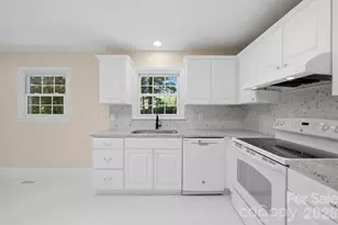 1409 Woodberry Rd, Charlotte, NC 28212 - Photo 14