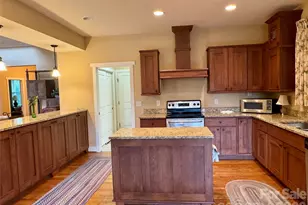 894 Dunroy Dr, Hendersonville, NC 28739 - Photo 14