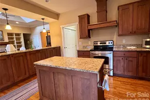 894 Dunroy Dr, Hendersonville, NC 28739 - Photo 16