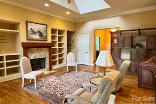 894 Dunroy Dr, Hendersonville, NC 28739 - Photo 8