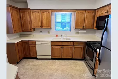 2401 Abbey Circle, Asheville, NC 28805 - Photo 4