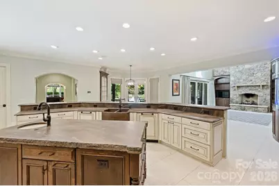 4901 Carmel Park Drive, Charlotte, NC 28226 - Photo 10