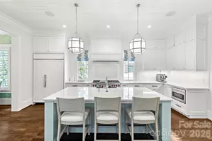 2638 Hampton Ave, Charlotte, NC 28207 - Photo 16
