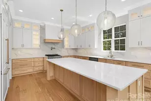 4339 Castlewood Rd, Charlotte, NC 28209 - Photo 6