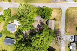 414 E Wilkins St, Dallas, NC 28034 - Photo 18