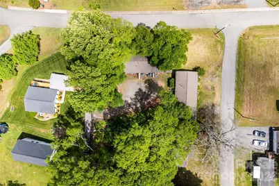 414 E Wilkins Street, Dallas, NC 28034 - Photo 6